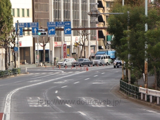 市谷八幡町交差点の写真