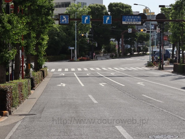 永代橋西交差点の写真