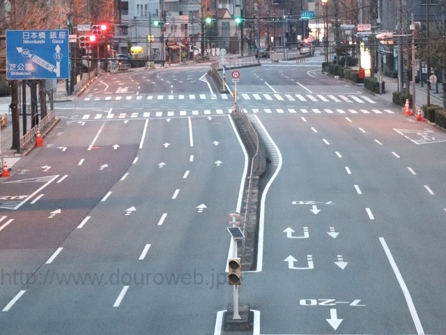 芝五丁目交差点の写真