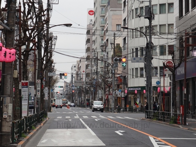 新井交差点の写真