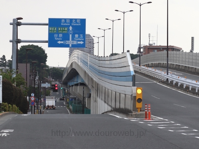 練馬中央陸橋交差点の写真