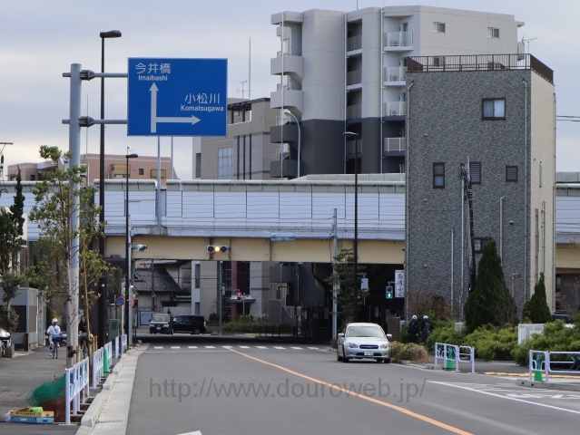 江戸川大橋の下の交差点の写真