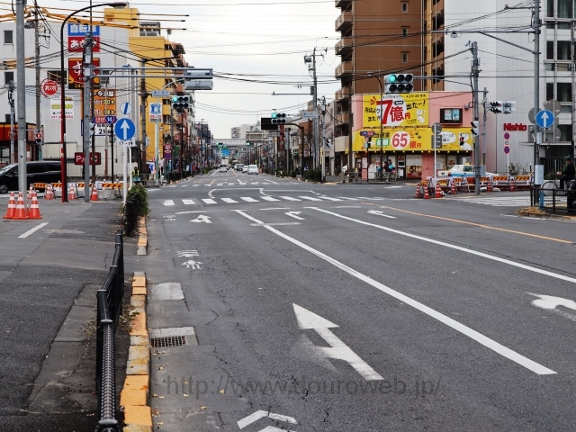東小松川交差点の写真