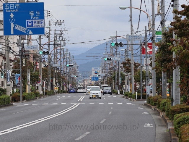 渕上交差点の写真