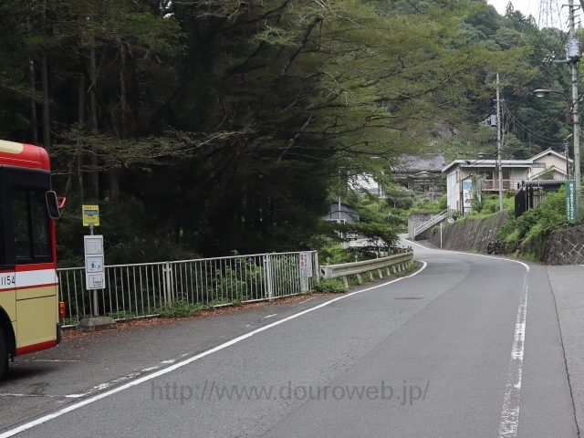 日の出山登山口バス停の写真