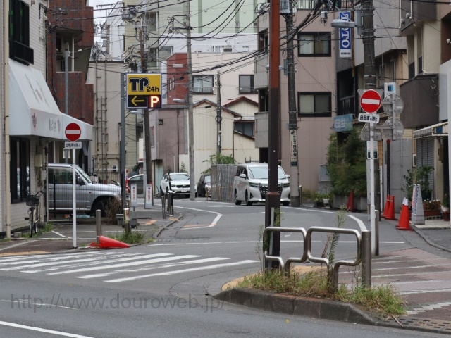 三塚交差点、先の写真