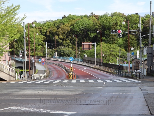 町田街道入口交差点の写真
