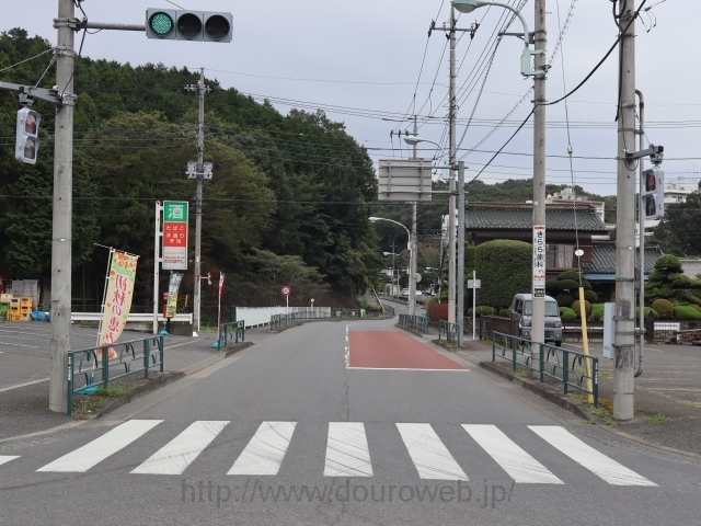 上川霊園入口交差点の写真
