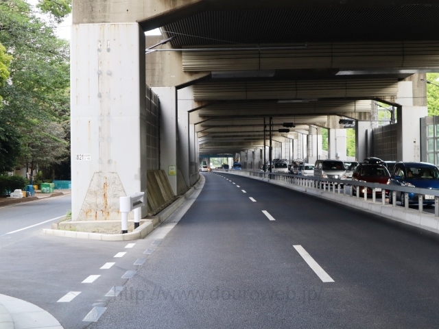 中央自動車道分離点の写真