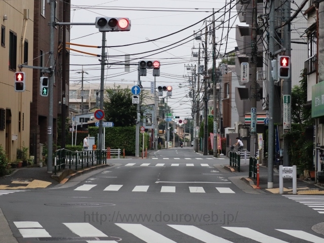 環八通りとの交差点の写真