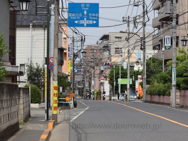 新川交差点の写真