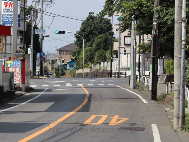 基督教大裏門交差点の写真