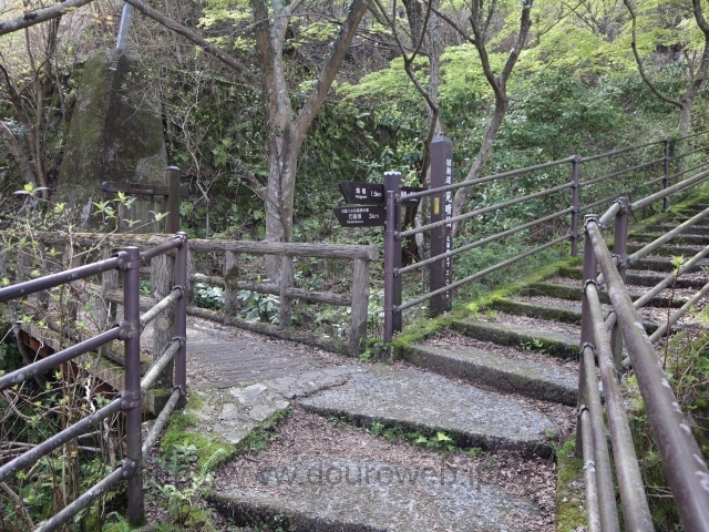 猿沢の石畳道の写真